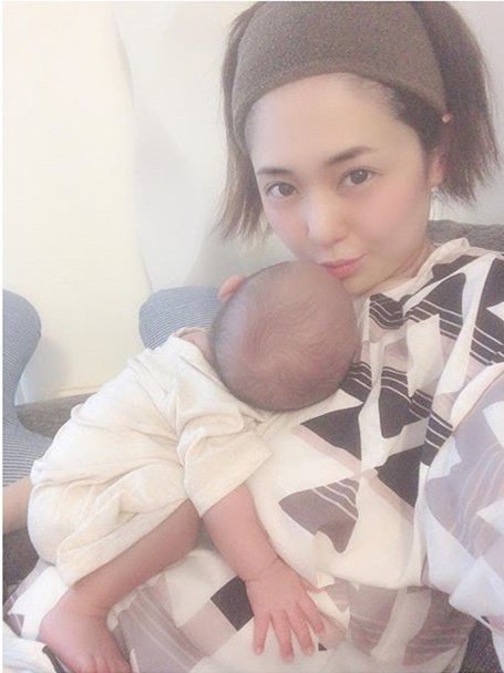 hotnightworld's tweet photo. ”我脱光衣服躺在镜头前，是为了生存；而你衣冠���楚的站在镜头前，却只是为了私欲和欺骗“  -苍井空 如今的苍老师已为人妻母！
更多视频请下载黄瓜视频观看，下载地址请点击头像见账号描述信息。
#蒼井そら #AoiSola #蒼井空 #黄瓜视频 #啪啪啪 #萝莉 #熟女 #制服  #欧美  #足交 #酒店偷拍  #人妻熟女 https://t.co/gJwji8589P