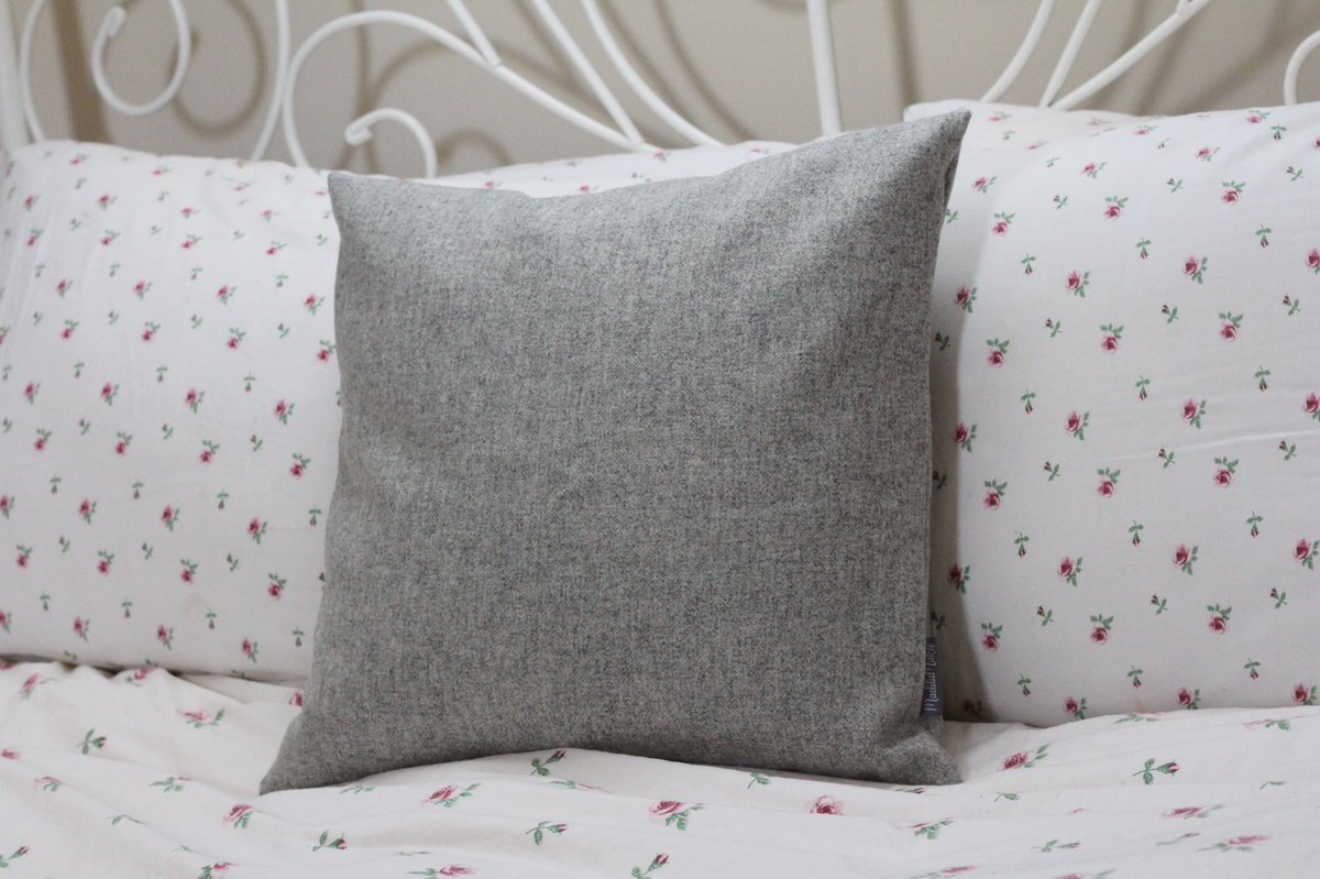 MaddieMakes's tweet photo. Introducing our brand new Cushion Cover, the first product in our homeware collection 🎀

Perfect for your sofa or bed, but also great for your pooch to take a nap on 💤 
As it is handmade using Shetland wool. It is also 100% machine washable at 30° 🧼  

#MaddieMakesForYou https://t.co/cuQOfP9BJQ
