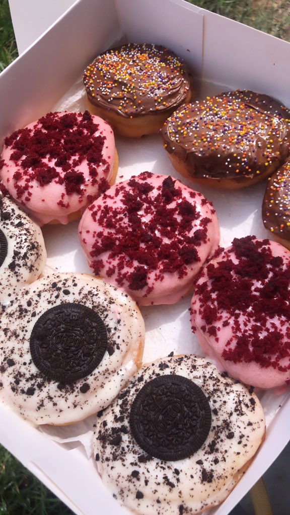 DonutVilleGh's tweet photo. Donut worry, Be HAPPY😃 https://t.co/zln42YG8c7