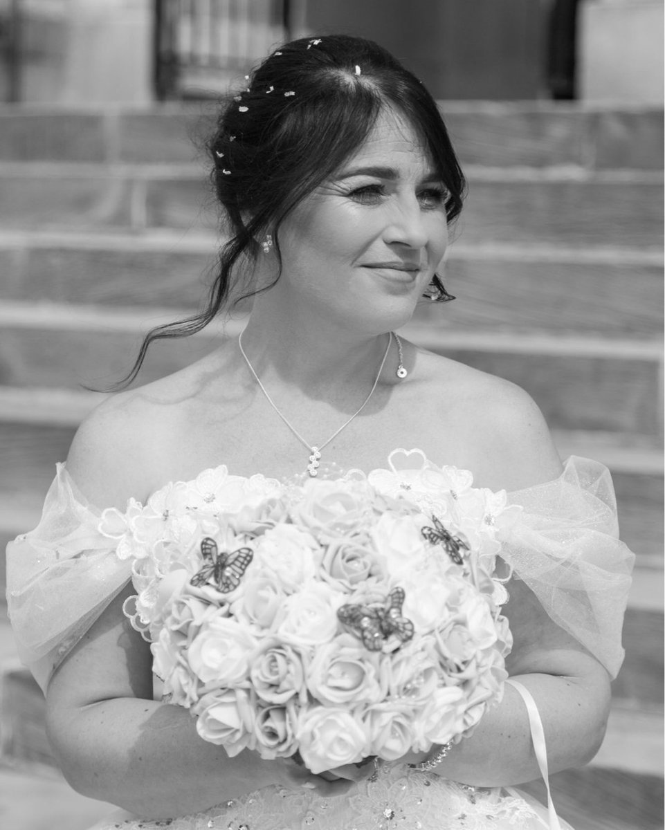 The beautiful bride 💐
.
.
.
#chesterfieldphotographer #derbyshirephotographer #derbyshirewedding #chesterfieldwedding #derbyshireweddingphotographer #chesterfieldweddingphotographer #hailwoodphoto #chesterfieldtownhall #elizabethhailwoodphotography #chesterfieldweddings