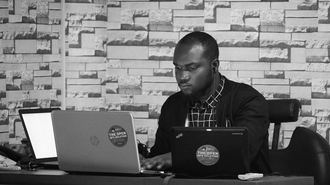 vnigeria_'s tweet photo. Pretending to look busy on a #Friday is hardwork😁 #TGIF
#fridayhumor #vnigeria #vnigeriarocks #itsfriday #fridayvibes #fridaymood #itsweekend #redhatters #itprofessionals #linuxusers #redhatenterpriselinux #redhatpartner #redhattrainingpartner #redhatteam https://t.co/jXFCaxoT7T