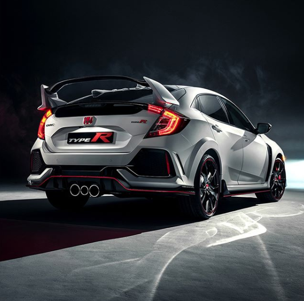 DoyleMotors's tweet photo. A race car for the road. #Honda #TGIF #FriYay https://t.co/CVYq8aoDp5