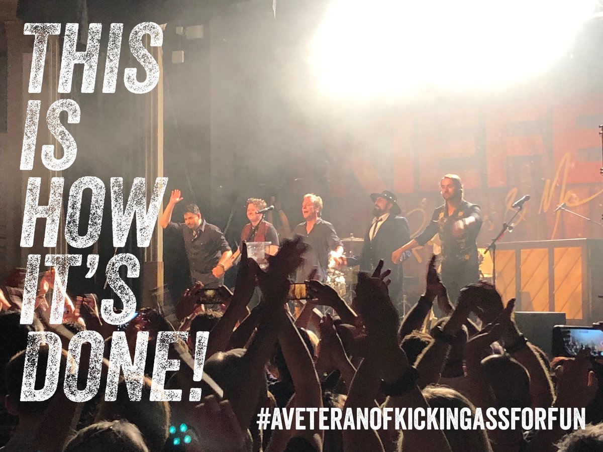 fluxthinks's tweet photo. Just when I thought this guy couldn’t get any cooler! What an outstanding performance at the Aberdeen Beach Ballroom by @RealKiefer and his awesome band! Now…this is how it’s done!!!
#AVeteranOfKickingAssForFun #RecklessAndMe #Agave #ReadyToFlux https://t.co/sWmv4Mzf9v