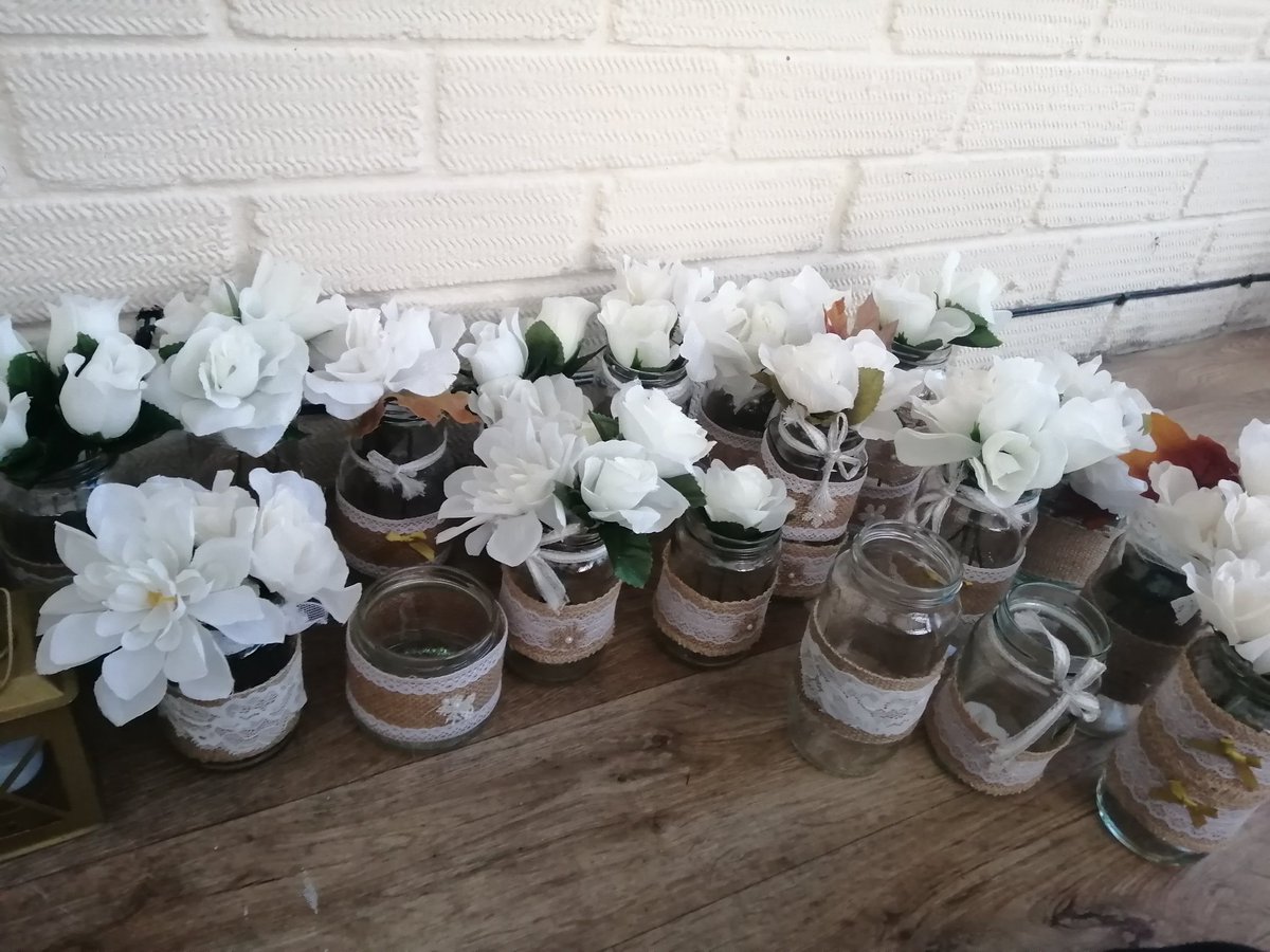 Emmcrowder's tweet photo. Selling bits of wedding decor dm me if interested https://t.co/xbtNXJrOEI