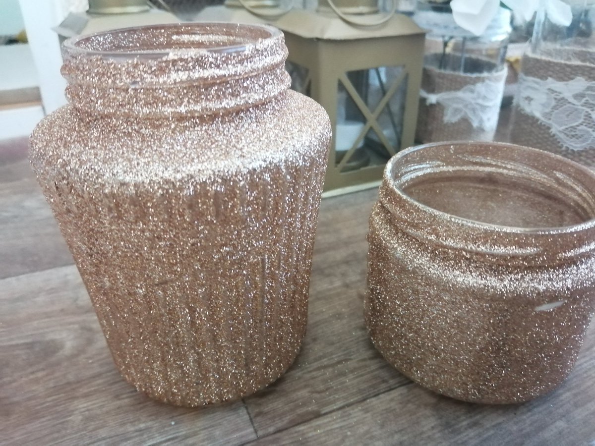 Emmcrowder's tweet photo. Selling bits of wedding decor dm me if interested https://t.co/xbtNXJrOEI
