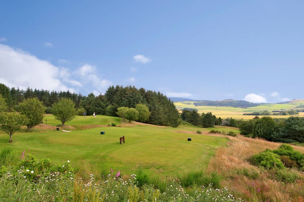 ASPC_UK's tweet photo. This week’s #MostViewedProperty is tee-rrific for any golf fanatics! The property features a putting green and spectacular views over the @WESTHILLGOLF Course: https://t.co/RU7lMrvjEQ https://t.co/rDRmwc7yKd
