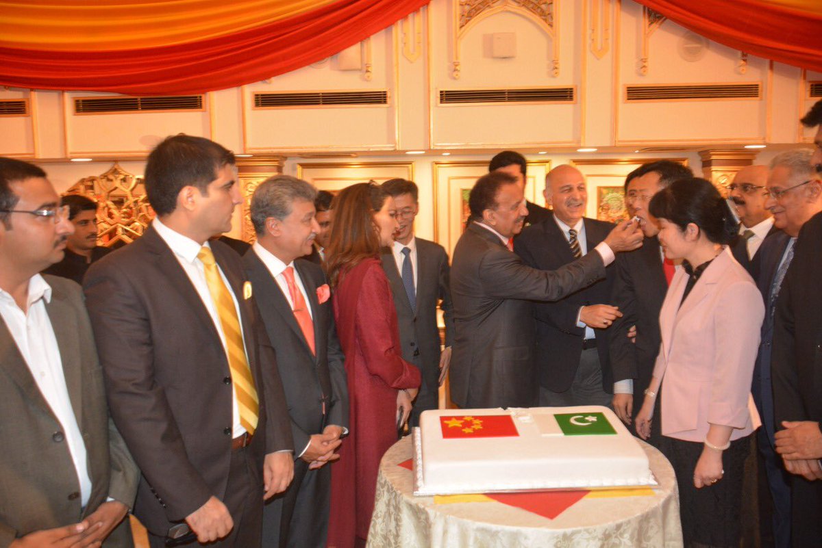zlj517's tweet photo. What a great honor! Many thanks again for the love from Pakistan. I hate to leave. China Pakistan relationship is an across-the-board national consensus in Pakistan. Chin-Pakistan dosti zindabad! https://t.co/QMXfSYXnER