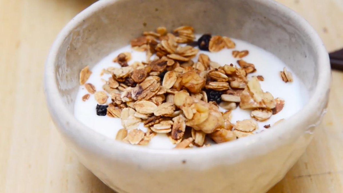 Morning #NewYork! Here's a super easy & quick recipe for one of our favorite foods, #granola - enjoy 😀 💛 run530nyc.com/blog/healthy-a… #dontdreamitbeit #beactive #stayhealthy #run530nyc