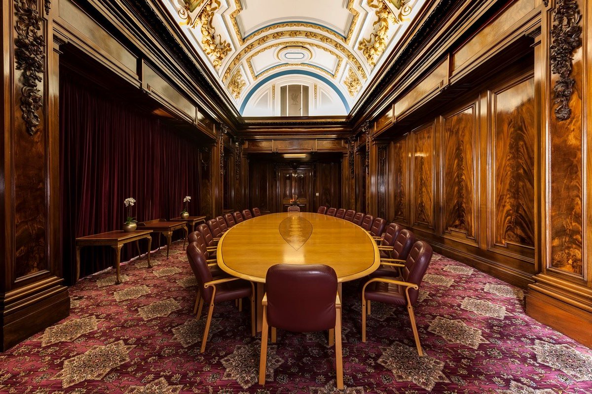 RoyalLiver1911's tweet photo. We think our #boardoom is pretty impressive - it can host 24 people AND even has views of the River Mersey. 

https://t.co/Esq9QDVlqO

#MeetingPlaceWorld #RoomWithAView 
#RoomHire https://t.co/etcjVbiDS0