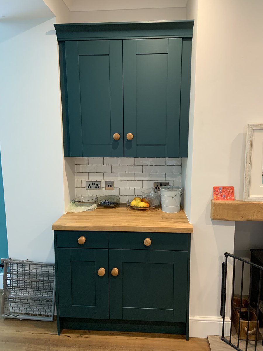 finefinishco's tweet photo. Kitchen transformation complete. Sprayed with @hmgpaints colour matched to Little Greene ‘Harley Green’
#kitchenspray #kitchenrespray #kitchenremodel #kitchenrenovation #kitchenmakeover #kitchenunitspraying #kitchenunitspainted #kitchenunitspraypainting https://t.co/1hym0mcKJi