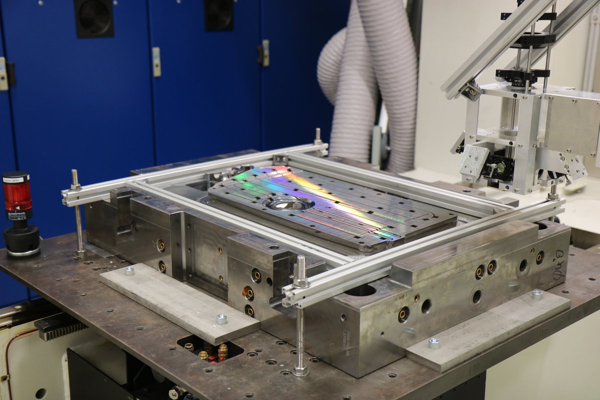This process was done with a structuring rate of 416 mm2/s (considering only the laser on time) onto an area of about 145,600 mm2 (280 x 520 mm2), 1000 x 500 mm2 are possible with the current system. The mould has a weight of about 500 kg. (3 of 5) <a href="/Uni_Stuttgart/">Uni Stuttgart</a> <a href="/TheBSHGroup/">BSH Group</a>