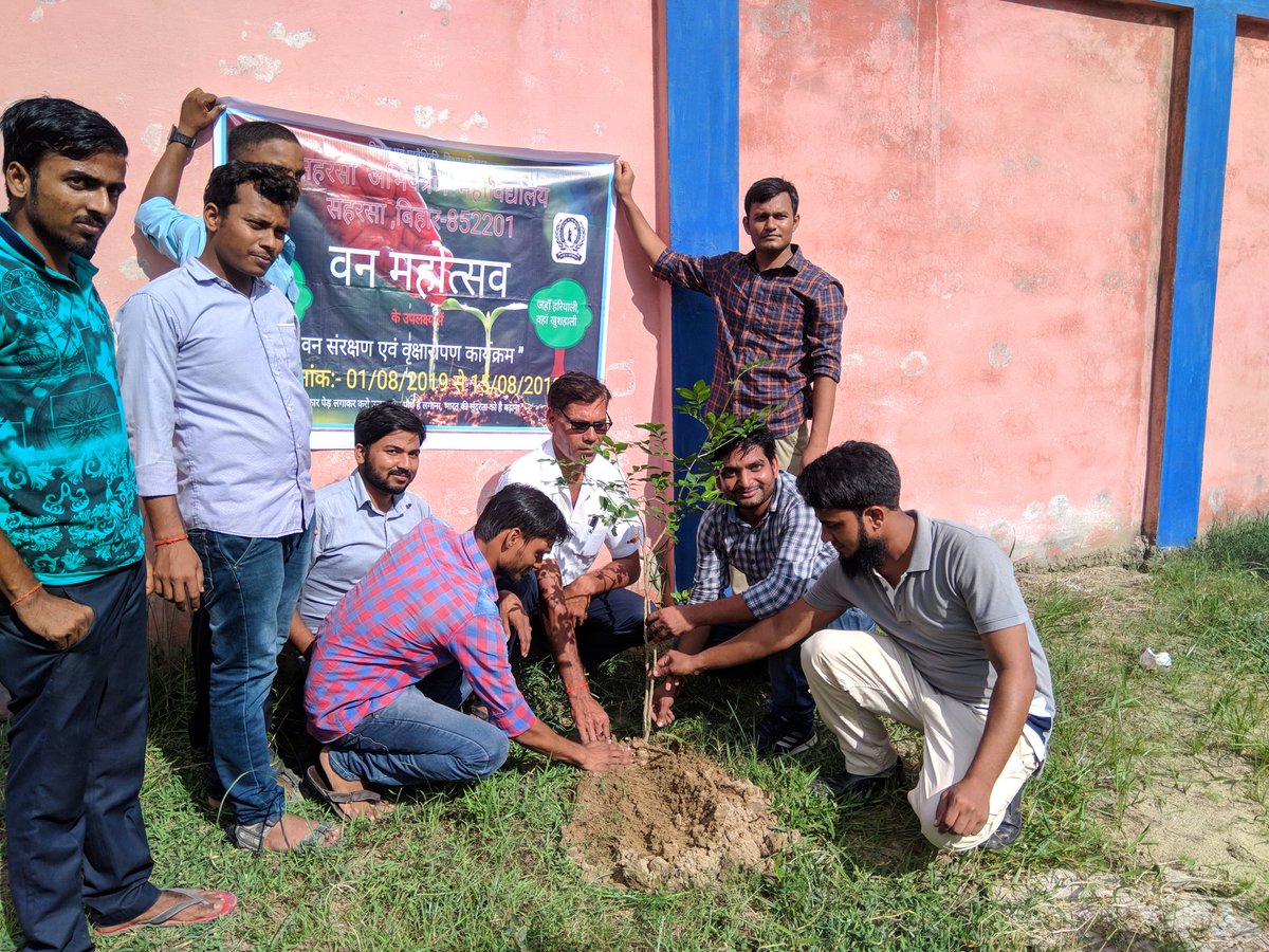 SaharsaOf's tweet photo. #plantation #new_batch_2019_23 #SCE_SAHARSA https://t.co/atAyS3DT9J