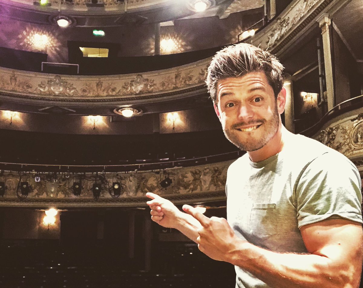 Back in the West End and loving it 😊😊😊 #garricktheatre #theatre #actor #performance #buzzing #excited