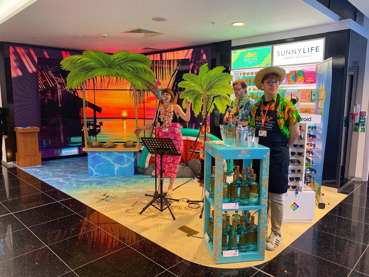 ABM_Experience's tweet image. And we’re at it again with our fabulous Ukulele players performing on the CTT #AlohaSummer Campaign at @Gatwick_Airport