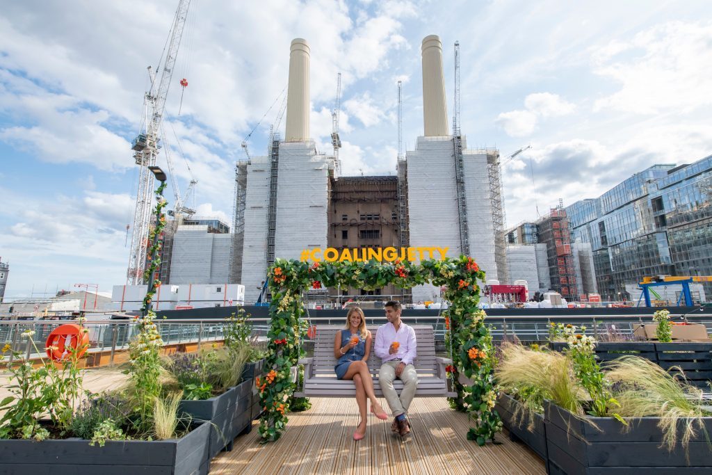 The Coaling Jetty opens with garden party theme london-post.co.uk/the-coaling-je…