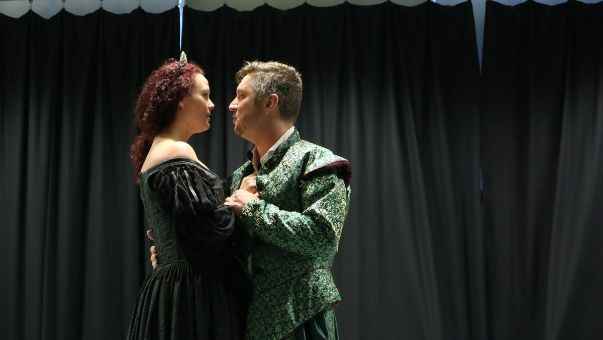 Images from our costumed rehearsed reading of Part II.
Crowdfunder: crowdfunder.co.uk/get-more-fool-…
Website: link: windfalltheatreuk.com
I: tickets.edfringe.com/whats-on/more-…
II:tickets.edfringe.com/whats-on/more-… 
#northerntheatre #paradisefringe #edinburghfringe #makeyourfringe