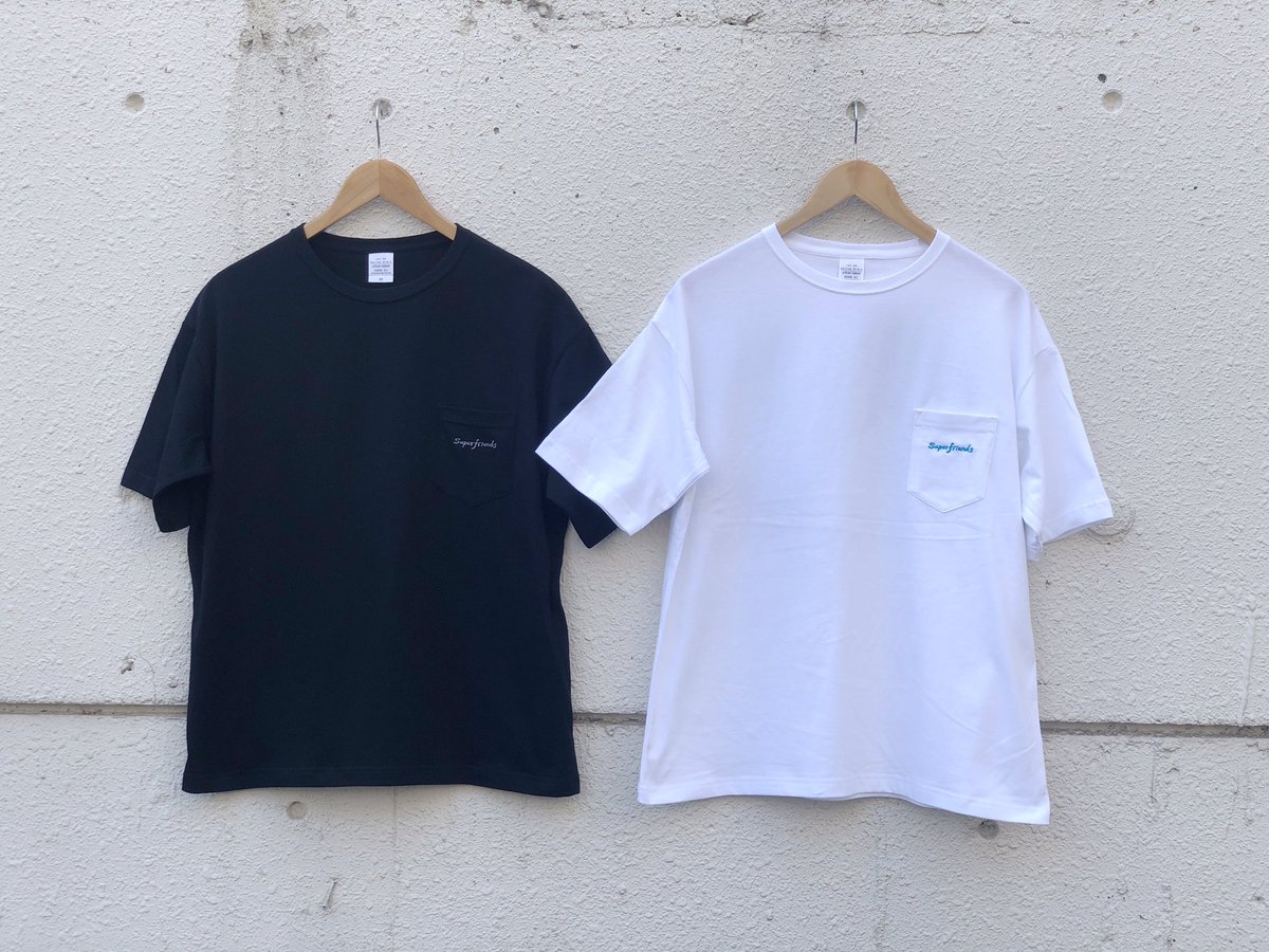 ট ইট র Superfriends パラシオ 新グッズ公開 Superfriends 初のtシャツ作りました ボディ はビッグシルエットのポケットtシャツです フロントはロゴを刺繍で バックプリントはアルバムジャケットの町田ヒロチカさんのイラストをドーンと配置して