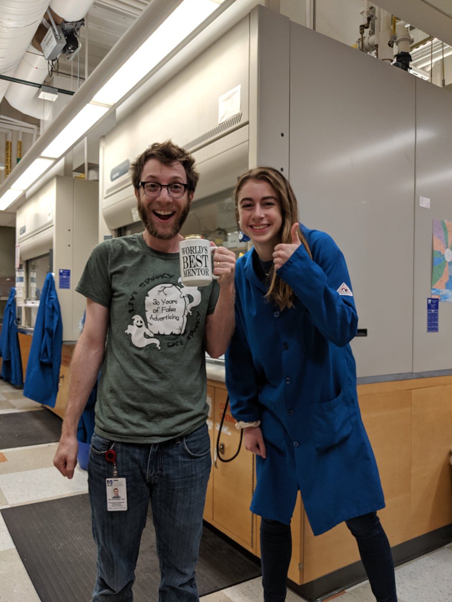 AriSalinger's tweet photo. Summer undergraduate internships in @Pthompsn1018 lab are coming to an end.  A fantastic and productive 12 weeks with an amazing mentee! Thank you Micaela from @HamiltonCollege!   @UMassMedical https://t.co/GT1Dyn6jYi