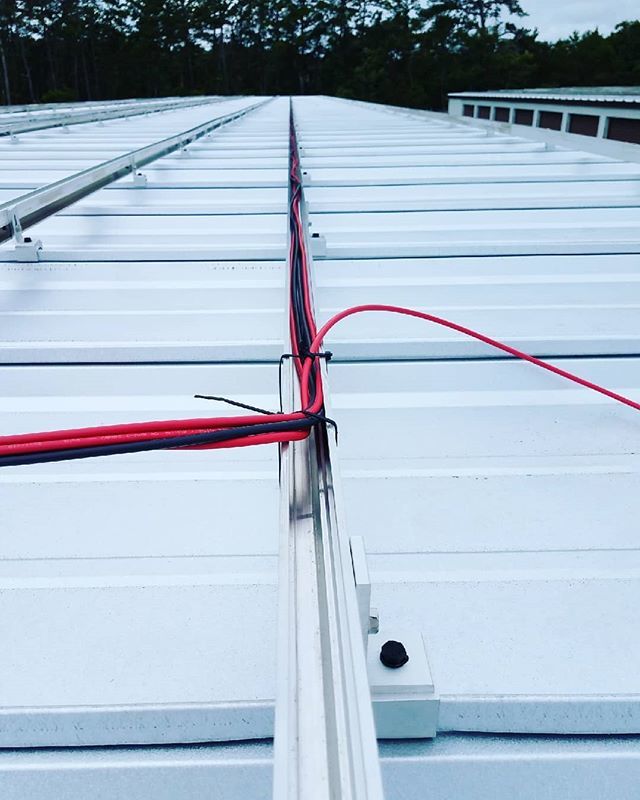 SolarInMASS's tweet photo. We tie everything together, because we're all one big happy family of #solarpanels, #inverters, #fuses, #combinerboxes, #inverters, #transfomers, and #powerlines - one big happy family... https://t.co/edcO0Fhx18 https://t.co/9hP23kCMyR