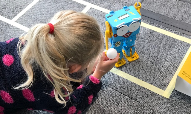 CGI_UKNEWS's tweet photo. Another great week for our #DaughterToWork programme. Thank you to our inspiring young guests for attending sessions in Solihull and Glasgow. What an exciting way to spend the school holidays. #STEMatCGI #ExperienceCGI https://t.co/FzKTGGAQyB https://t.co/6fV7MwH5t1