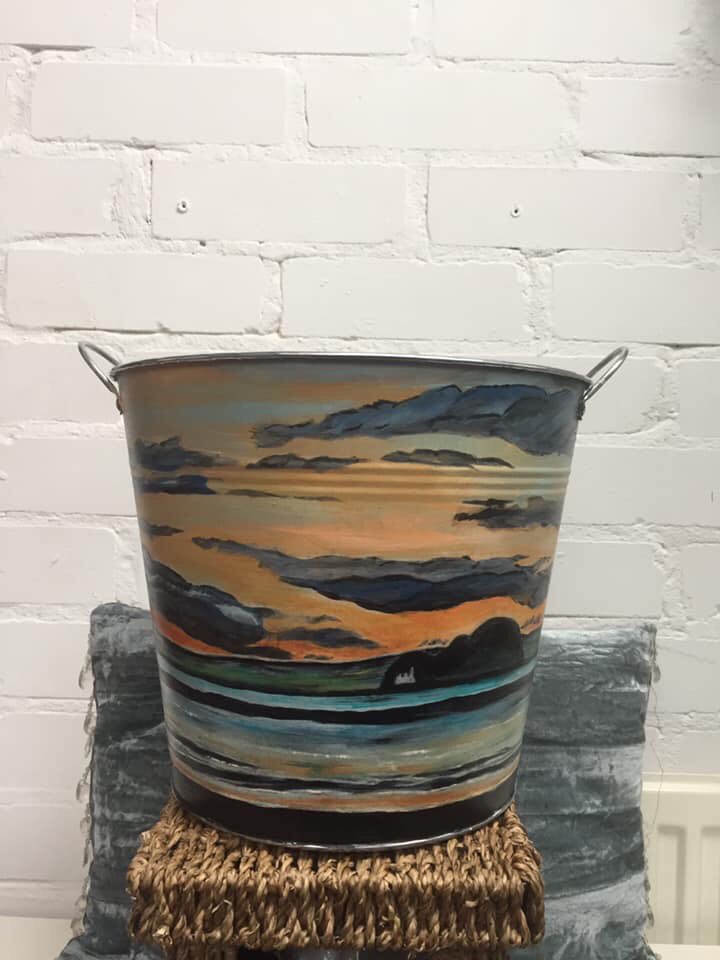BrawBuckets's tweet photo. #Braw Buckets #stabbsmarker #sunset #seaside #eastlothian #dunbar #bassrock #paintedbyhand #uniquegift #usefulart #braw #galvanisedbucket https://t.co/Trto3YOMfH