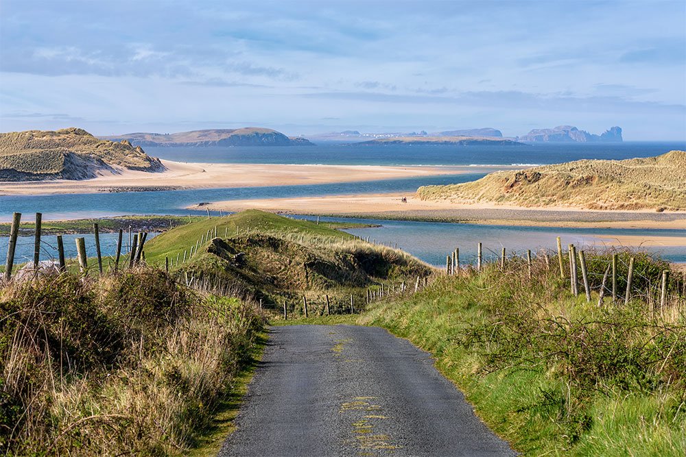 poilination's tweet photo. Tá na radharcanna áille seo agus na céadta slite beatha i mbaol de thairbhe iarratais ar cheadúnais dobharshaothraithe i mBá Bhaile an Easa. Cruinniú poiblí in Ionad Naomh Fionán, an Fál Carrach Dé Domhnaigh an 11ú @ 7.30in. Cuidigh linn le bhur dtoil. https://t.co/xXqKwmE7Ac https://t.co/RUaBm7ZiFx