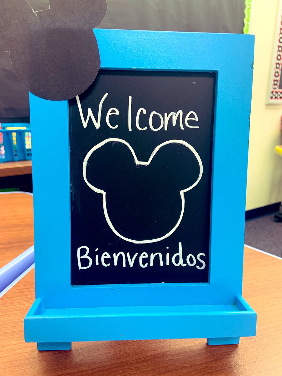 SamosetE's tweet photo. Living our best lives at Samoset Elementary with our Disney Theme this year! #SamosetRocks #IfYouCanDreamItYouCanDoIt https://t.co/W4mMm65KPe