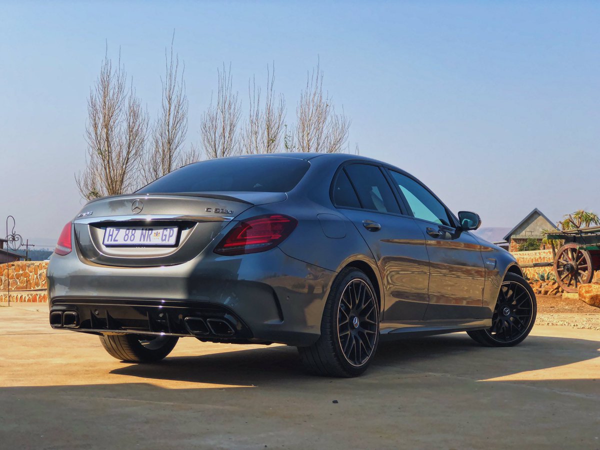 khuleonwheels's tweet photo. Hello on Women’s Day! Powering into our garage today is the updated C63 S. The best selling AMG retains the familiar AMG 4.0-litre V8 biturbo engine which puts out 375kW/700Nm. The C 63 S accelerates from zero to 100 km/h in 3.9 secs and has a top speed of 290 km/h. More...👇🏾 https://t.co/a1Y3tlYJZ8