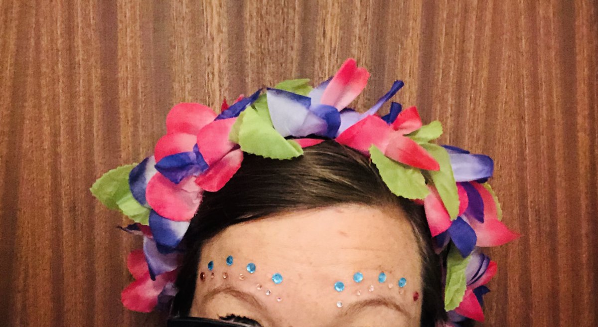 KaisaLLeinonen's tweet photo. En oikein tiedä erottautuuko vai sulautuuko tällä @flowfestival Tulossa siis ollaan! #flowfestival2019 #nordealife #flowwow #mylife https://t.co/wvaT61Kp0S