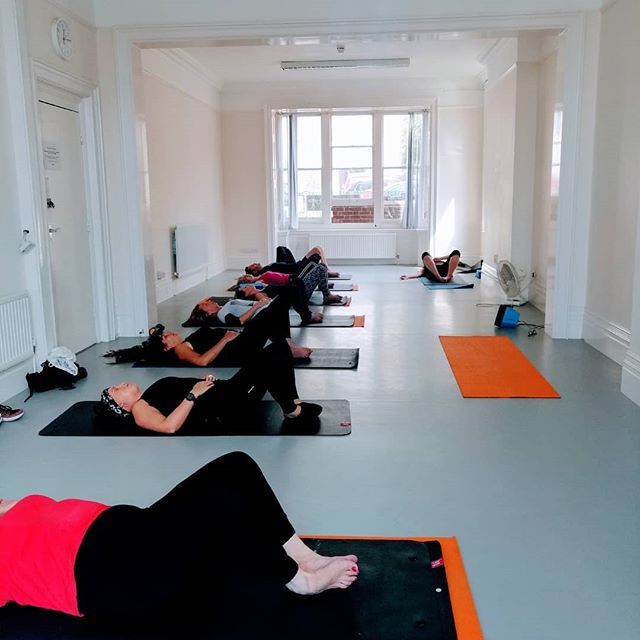 LucyLevens's tweet photo. Tapping into the bodies natural stress release mechanism, shaking out the old and making space for the new. #polyvagaltheory #tre #shaking #stressrelease #yoga #mindbodymedicine https://t.co/pd6ymsTBvV https://t.co/CLExKe4LZm