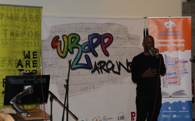 jcsplibraries's tweet image. We are saddened on the death of performance poet Raven Aflakete. A great friend to our Project who mentored and inspired so many of our young students over many years - #WRaPParound mentor / our first CDETB Writer-in-Residence / #JAFAs facilitator and so much more. #RIP friend