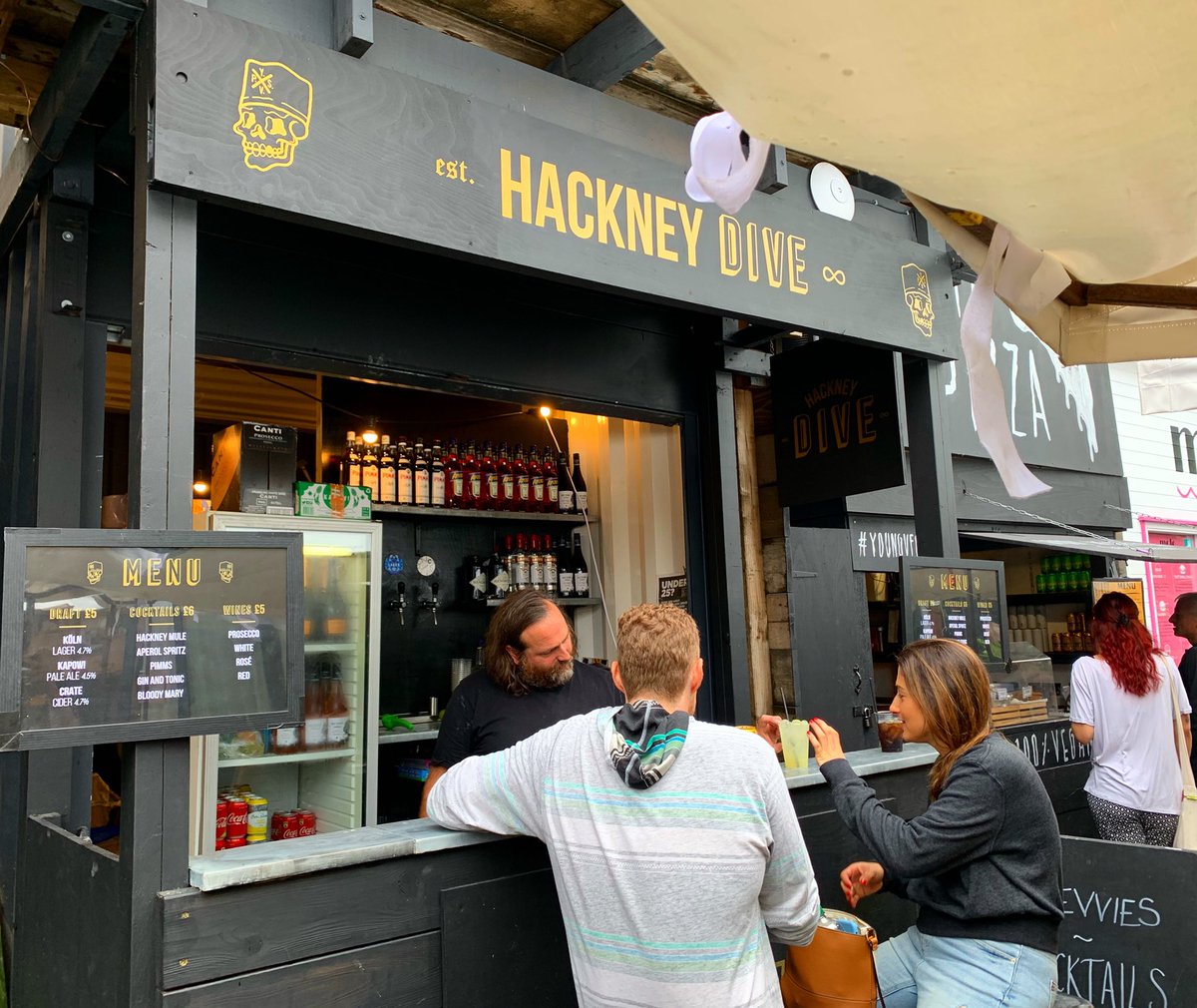 hackneydive's tweet photo. Happy weekend! 100% vegan draft beers, cocktails, and wine, right next to our pizza hut @deathbypizza666 at @netilmarket 🍻 #veganlondon https://t.co/GcBbseEn1K