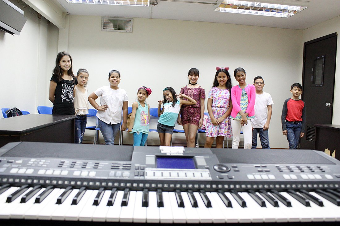 @helensantrich20 es nuestra talentosa profesora de la cátedra de canto, ella formará a los alumnos en diferentes aspectos vocales e interpretativos. 
-

#musica #canto #cantantes #teclado #niñas