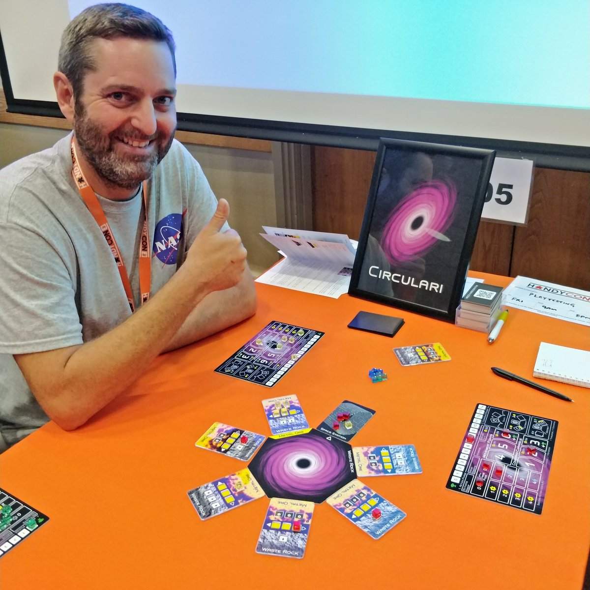 Ruined_Sky's tweet photo. Finished my first playtest of #Circulari at @HandyConGaming today. A two player game ended in draw. Two player experience has improved with the new looser action economy. Face facts though, draws are too common and I need a tie breaker ๐
. https://t.co/vgx2Pfi4IA