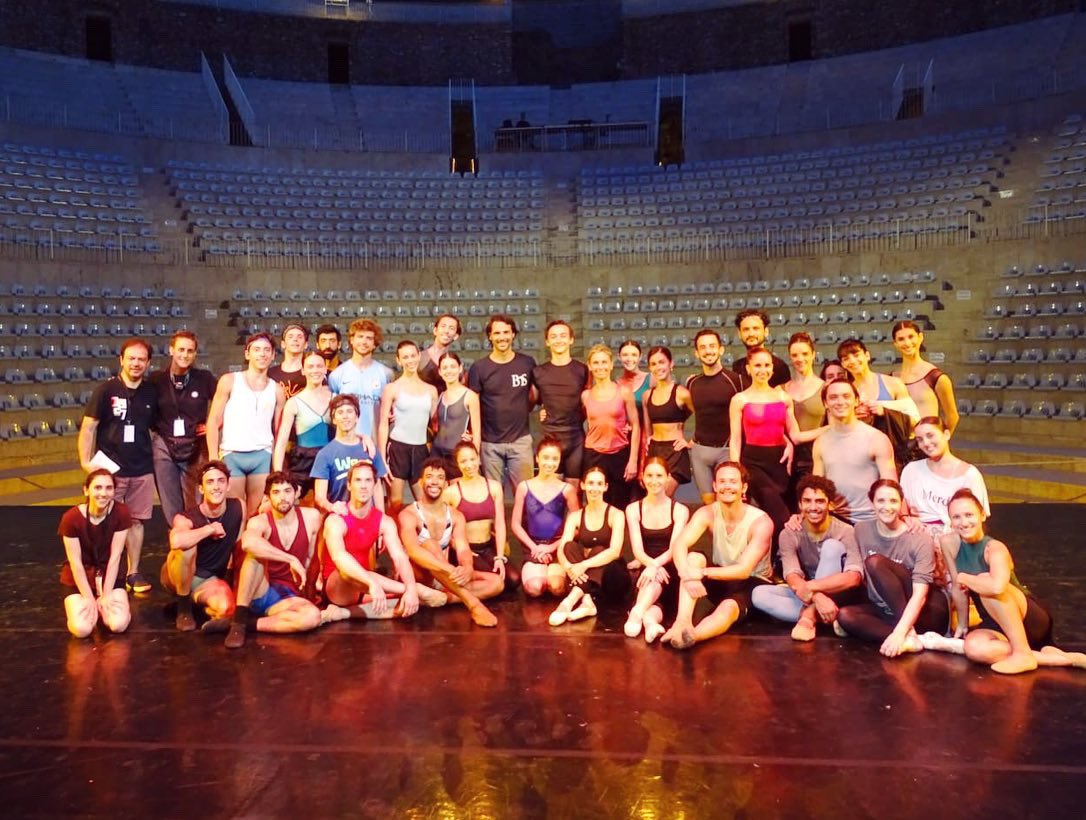 Africa_Guzman's tweet photo. Un placer acompañar al Ballet Nacional de Uruguay del Sodre como maestra en su gira por España. Gracias Igor Yebra por invitarme una vez más y poder disfrutar con esta compañía. @BNSballet @igoryebradanza @FestSantander 
#ballet #balletteacher #africaguzman #igoryebra #balletlife https://t.co/QGyPKaZgyu