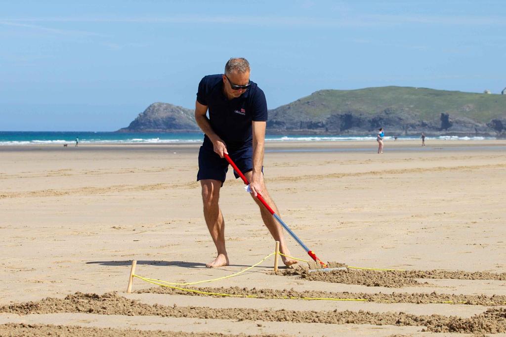 bethia_naughton's tweet photo. Having been part of phrase 1 of this #DesignOutDrowning project headed up by @madeopenltd, it's great to see the @RNLI trialling a new way of delivering safety messages on Cornish beaches. Well done to David Revell at @imagemakers_uk for developing the idea! #RNLI #sandart https://t.co/e6PzFYh9Fh