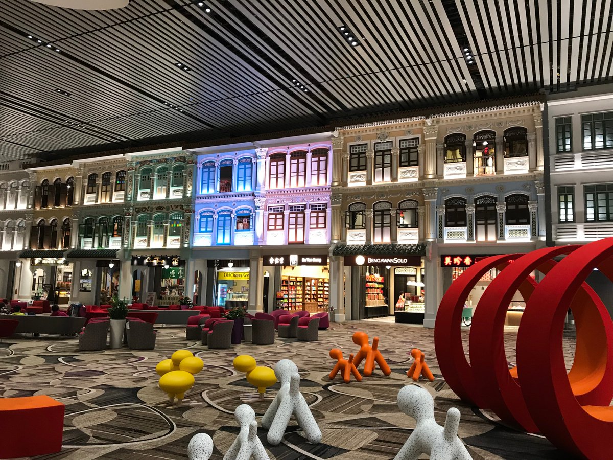 NanoLumens's tweet photo. The #LED #videowalls in Changi Airport are out of this world https://t.co/XkDfVXtRe4