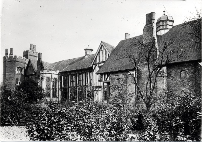 #throwbackthursday Photograph of Gainsborough Old Hall Taken by Ernest W. Carter | Circa 1950s

Bringing Gainsborough's History to Life