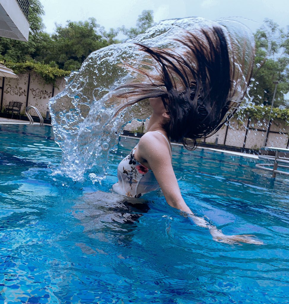 simransingh2024's tweet photo. flop like a fish🧜🏻‍♀️ https://t.co/2XLIjmZ6BV
