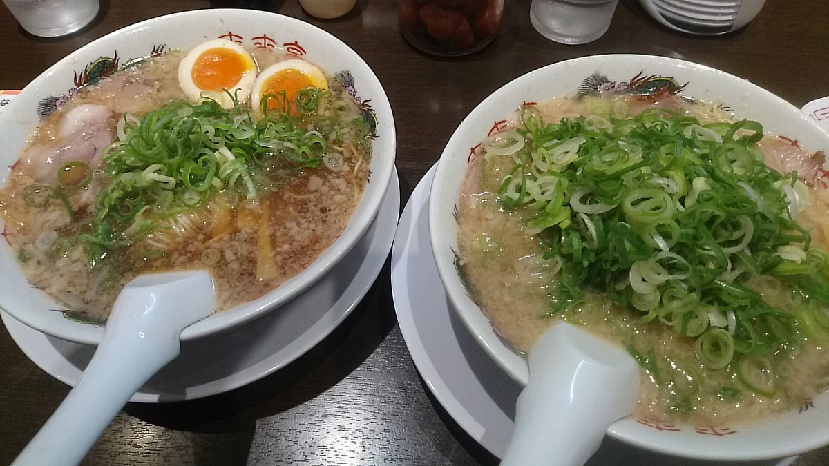 ラーメン屋の店長腕組みがち ラーメン屋の店長腕組みがち