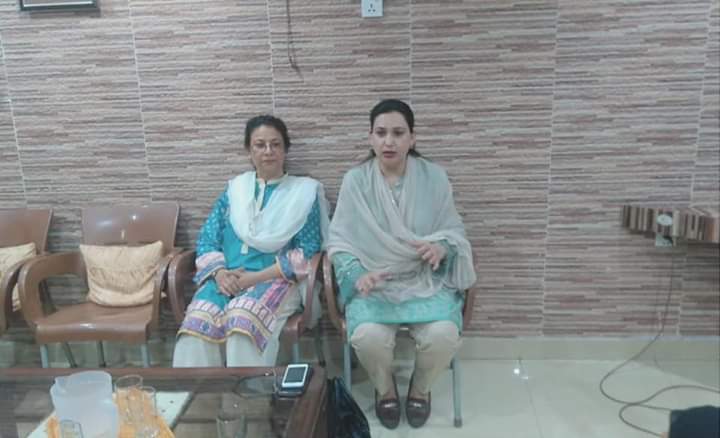 AllNewsOne's tweet photo. مورخہ 08/08/2019 بروز جمعرات رنچھوڑلائن  ٹاٶن میں ٹاٶن کی شعبہ خواتین کی باجیوں کی میٹینگ رکھی گئی جس میں نیشنل کونسل ممبر ز فوزیہ حمید باجی اور صوفیہ سعید باجی نے مصطفی کمال بھائی کی جانب سے 21 جولائی کے کامیاب جلسے کی تمام باجیوں کو مبارک باد دی اور شکریہ ادا کیا .

#PSP https://t.co/F9RQe75AFR
