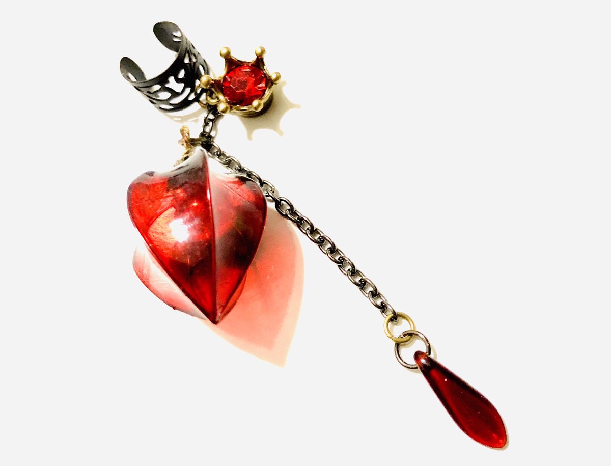 紫乃匣 デザフェス両日d 31 على تويتر 星とか宇宙とか特になんの関係もない そこにあった余りパーツで作った 鬼灯のイヤーカフ 人工トルマリンの薔薇ピアス 突然画面が赤くなるw ディップアート ハンドメイドアクセサリー