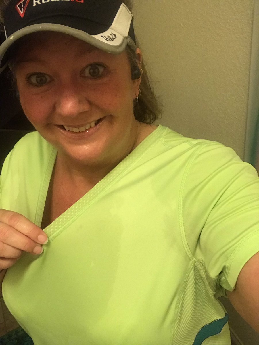 kateandmrt's tweet photo. #AllTheSweat!! First couple miles felt so good I decided to go for 5. But my body said βnah girl, you goodβ & I managed 4.5. 82Β° w/75% humidity has me soaked! π¦π¦π¦ Happy Friday! #GoSpeedy π #SquadRunner #Run2NotFrom ππ»ββοΈ https://t.co/2q1l1qbP0c