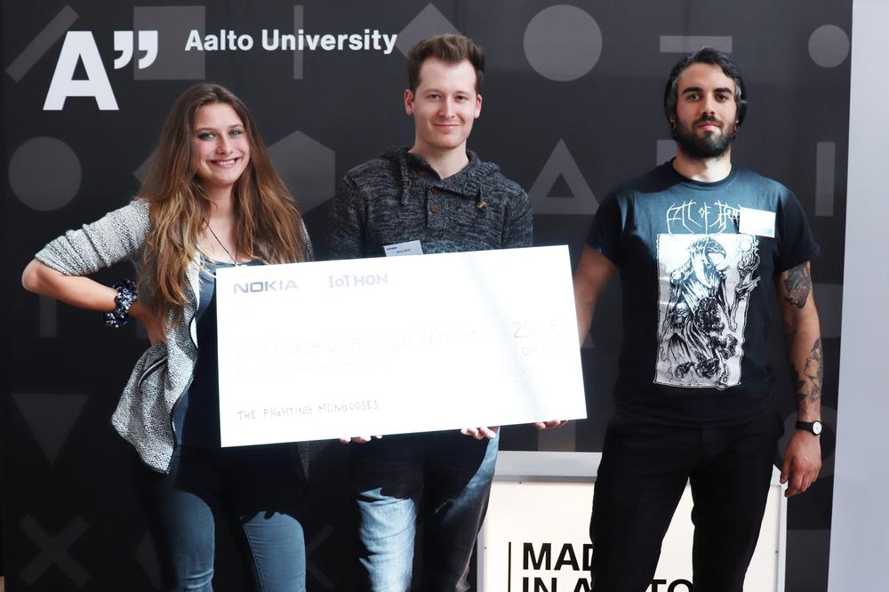 Im Mai <a href="/AaltoUniversity/">Aalto University</a> haben die Informatikstudierenden Stephanie Hohenberg, Dor Cohen und Arne Rolf von <a href="/FU_Berlin/">Freie Universität</a> ein Ortungssystem für entlaufende Haustiere entwickelt – und damit beim #IoThon-Wettbewerb 2019 den zweiten Platz belegt fu-berlin.de/campusleben/le… <a href="/nokiaIoT/">Nokia IoT</a> #IoT