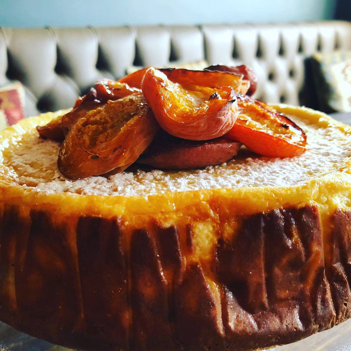 Pokusevskis's tweet photo. Brace yourselves......
Apricot and amaretto cheese cake
#HomeMade #GoZoz #Weekend #HeatonMoor #Summer19 https://t.co/nrA91t70ra