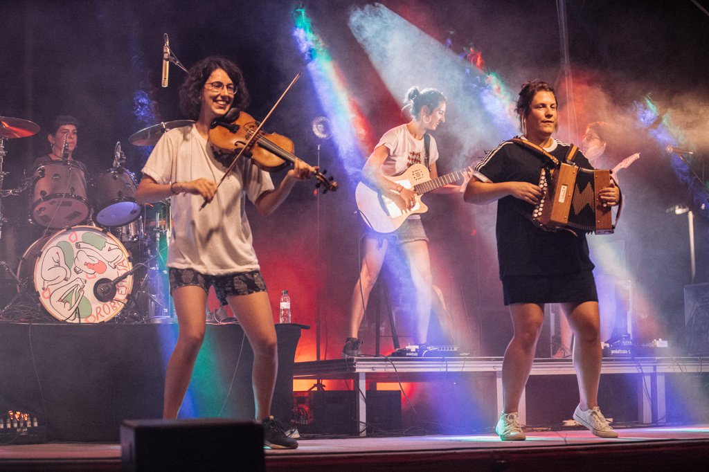 albert_rue's tweet photo. 📸 Primeres imatges de #LaiMAGInada2019 del dia d’ahir. Avui més i millor!
📅 Consulta la programació a https://t.co/X8UqVUv0Mi #SantMagi2019 #Tarragona 
Amb @Tympanvm @somrobaestesa i #Bantukades https://t.co/2V7Eer5J6v