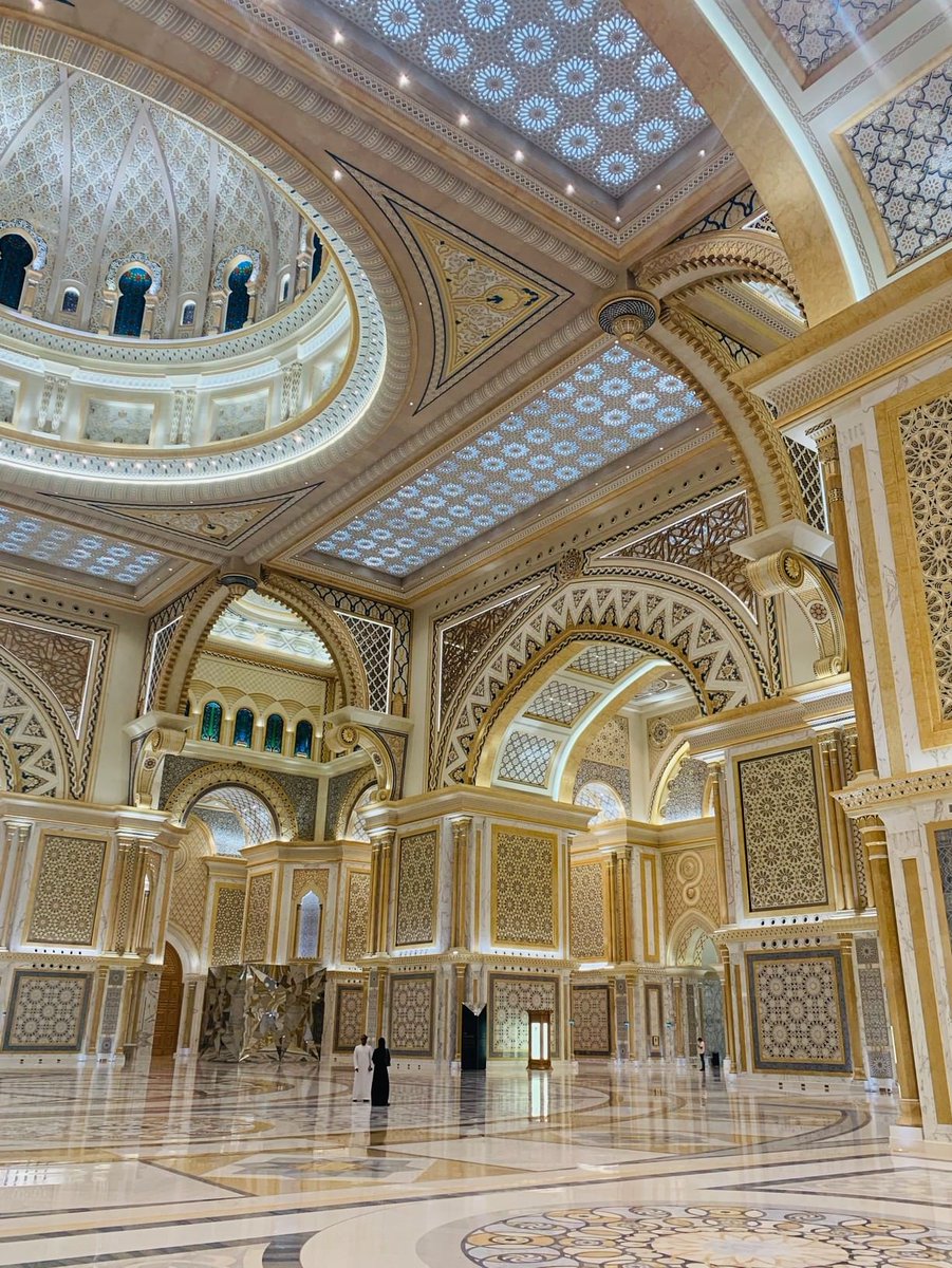 yerumaa's tweet photo. I think my mouth was wide open during my entire visit to this palace. Everything looks so grand, majestic and over-the-top, it's hard to capture it on a camera. You can walk freely through the palace. @ UAE Presidential Palace https://t.co/pXk8BNTIsR https://t.co/fsh8jRs5sc