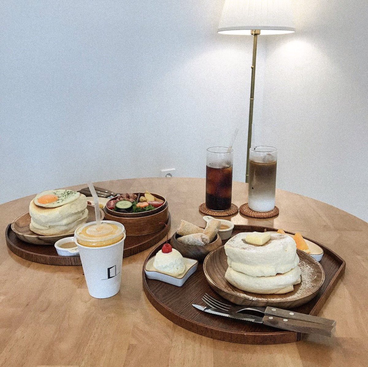 Originallims's tweet photo. DangDang🥞
: คาเฟ่ที่มีที่เด็ดเรื่องsoufflé pancake ที่jeju เมนูเด็ดของที่ร้านก็คือ 당당/brunch soufflé ส่วนdrinksก็มีอร่อยเหมือนกัน แต่ต้องรีบไปน้า ถ้าวัตถุดิบหมดคือปิดร้านเลย😂 
📍https://t.co/DR4k8fckyg
#originallim #รีวิวเกาหลี #รีวิวเจจู #คาเฟ่เกาหลี @Review_korea https://t.co/5HzT6zlBxw