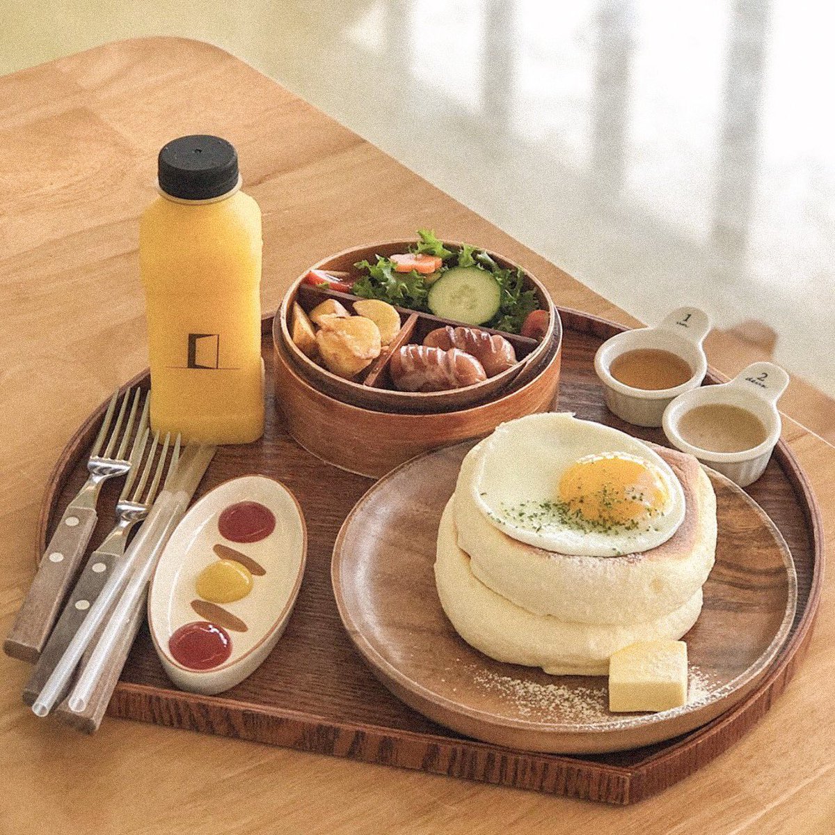 Originallims's tweet photo. DangDang🥞
: คาเฟ่ที่มีที่เด็ดเรื่องsoufflé pancake ที่jeju เมนูเด็ดของที่ร้านก็คือ 당당/brunch soufflé ส่วนdrinksก็มีอร่อยเหมือนกัน แต่ต้องรีบไปน้า ถ้าวัตถุดิบหมดคือปิดร้านเลย😂 
📍https://t.co/DR4k8fckyg
#originallim #รีวิวเกาหลี #รีวิวเจจู #คาเฟ่เกาหลี @Review_korea https://t.co/5HzT6zlBxw
