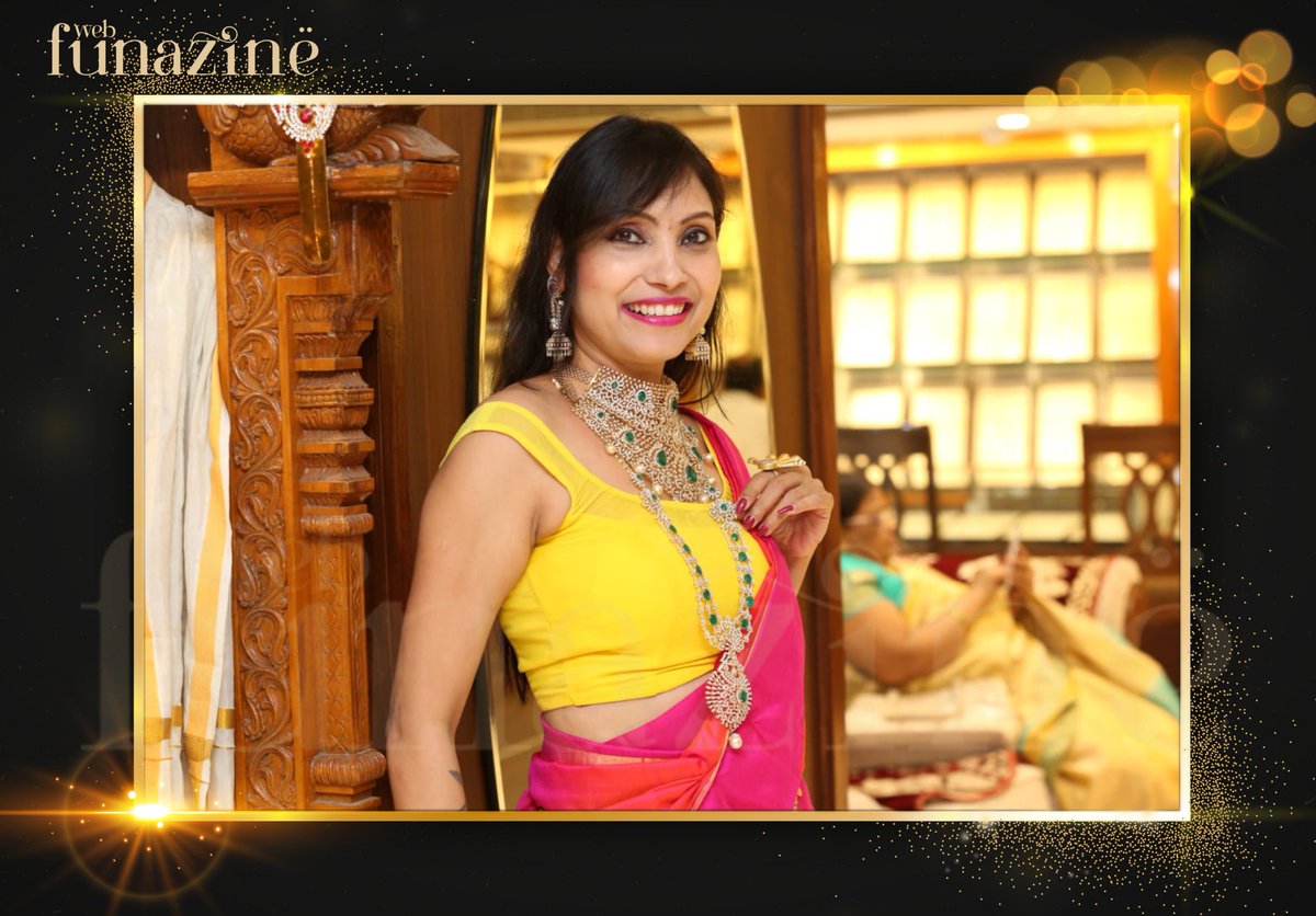 webfunazine's tweet photo. @Sudha5657  Sudha Jain
Model &amp; Socialite, Ms India Asia Pacific
inaugurated Sravanamasam Collection at Chandana Brothers with Cat Walk Show.
Collection of Diamond Jewellery with Emerald suitable for special, festive &amp; wedding season.
Launch of New Collection of Sarees.
#sudhajain https://t.co/6GIFlpnnxk